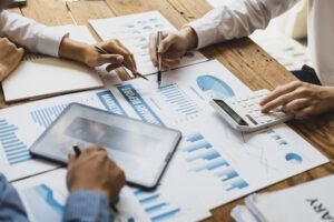 Discuss analysis investment graph and charts, business investment strategy planning.